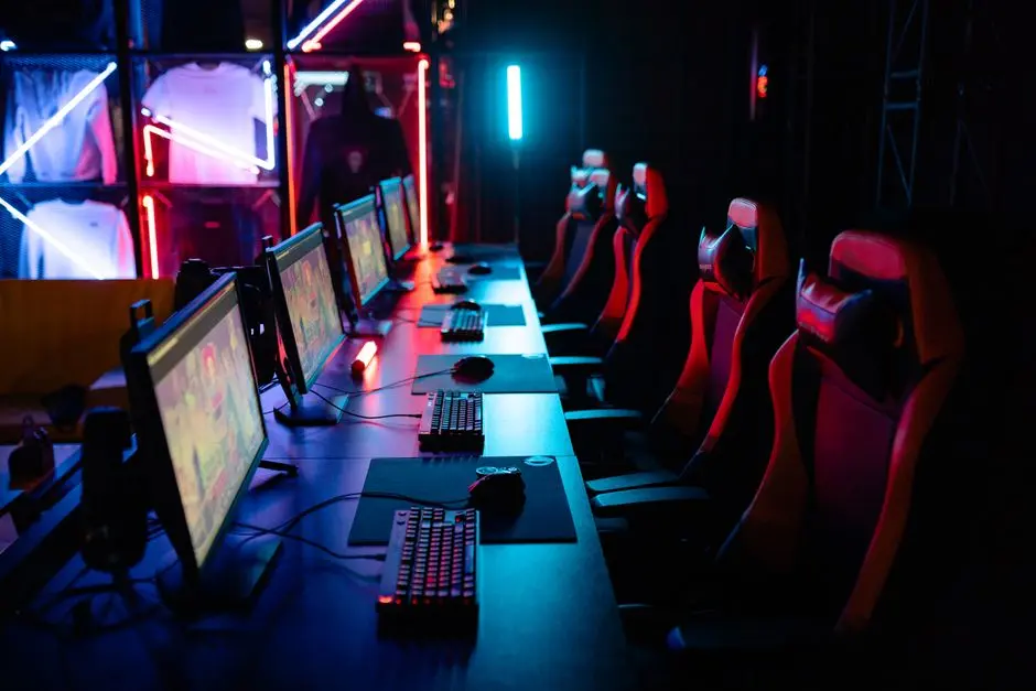 Komunitas esport lokal Pekanbaru berkumpul di gaming center untuk latihan bersama